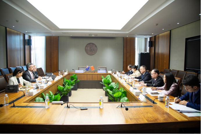 894a-68197f1d51dba26bc90374f4a0573e54