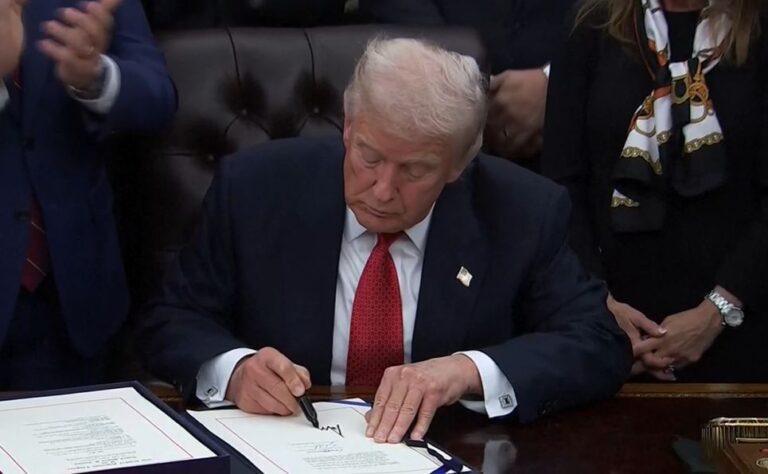 b33d-ccb4be1fc7dbb20894eaa3070eb63f8b